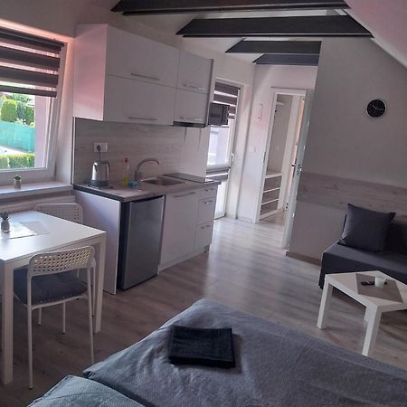 Apartmanovy Dom Stela Besenova Exterior photo