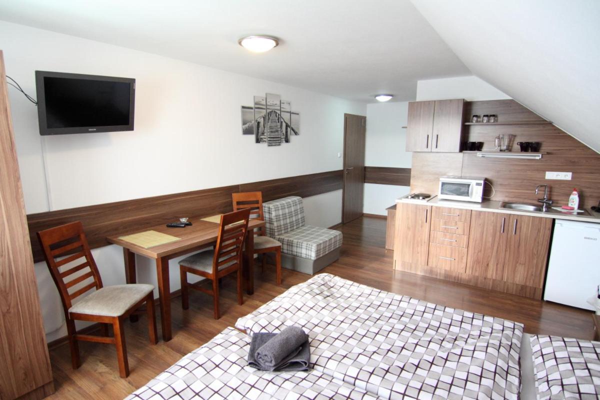 Apartmanovy Dom Stela Besenova Exterior photo