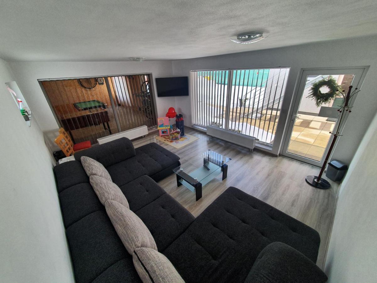 Apartmanovy Dom Stela Besenova Exterior photo