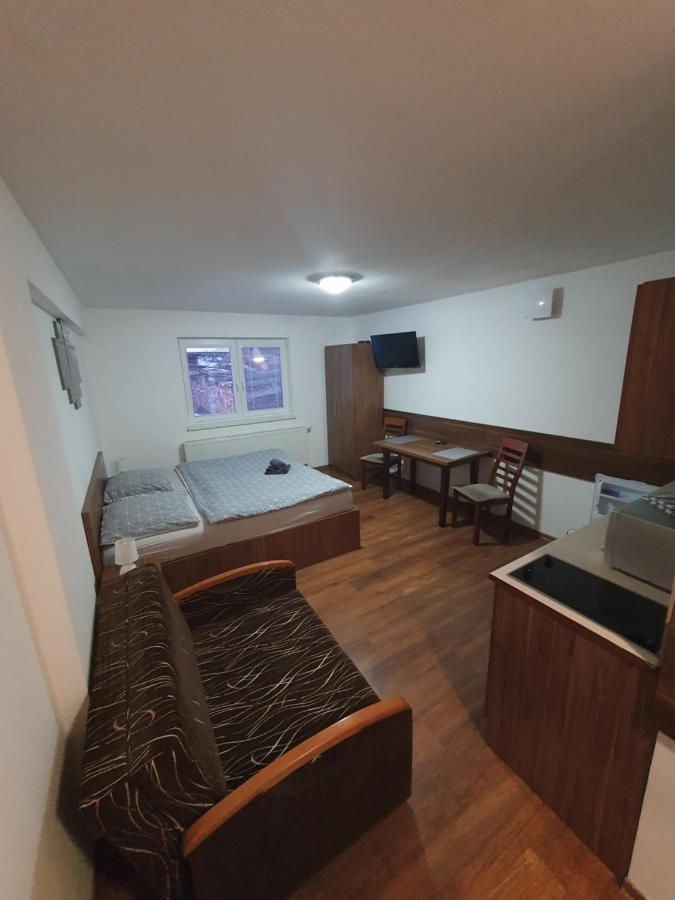 Apartmanovy Dom Stela Besenova Exterior photo